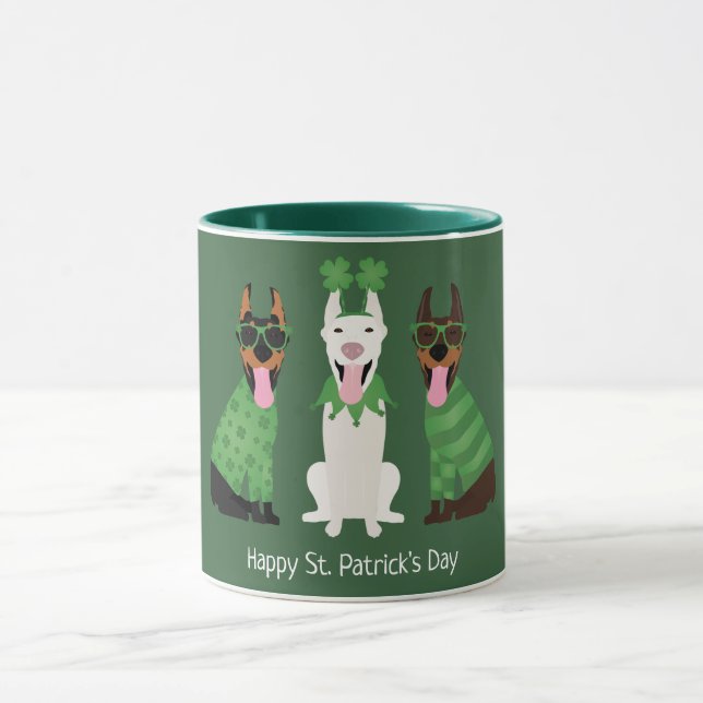 Happy St Patricks Day Dobermann Hunde Tasse (Zentrum)