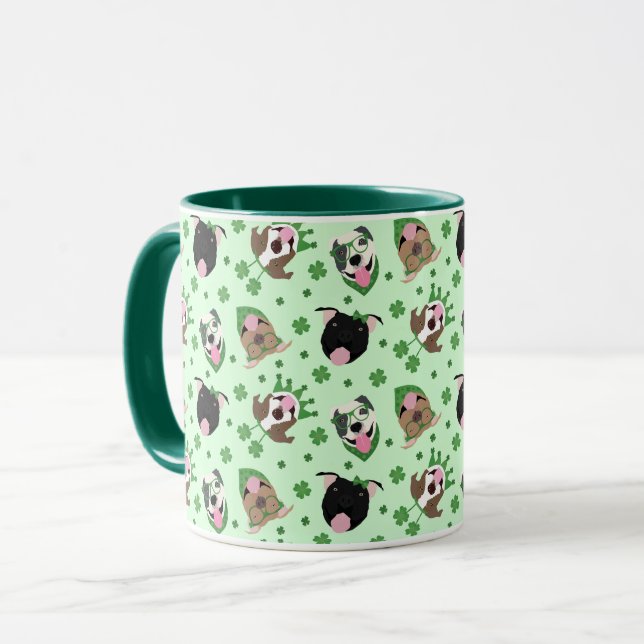 Happy St Patricks Day Pit Bull Hogs Tasse (Vorderseite Links)