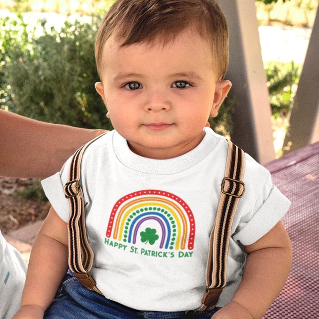 Happy St. Patrick's Day Rainbow Baby T-shirt (Von Creator hochgeladen)