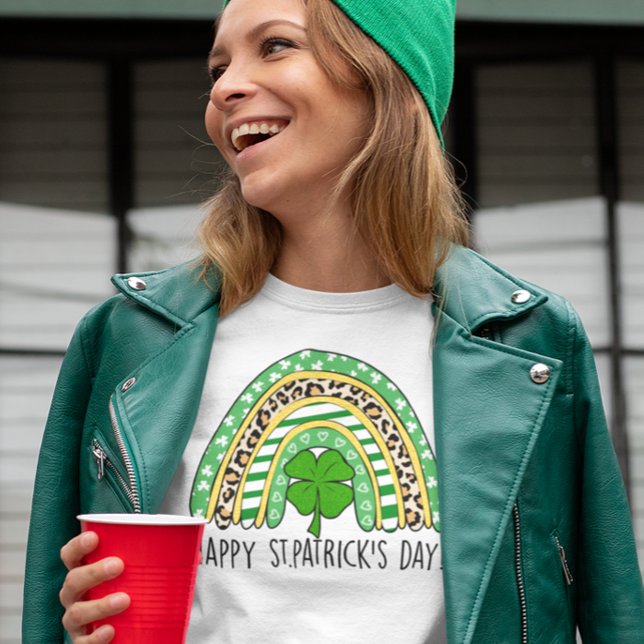 Happy St. Patrick's Day Rainbow T-Shirt (Von Creator hochgeladen)