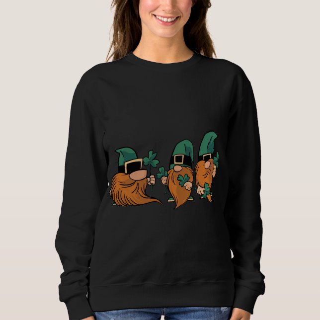Happy St Patrick's Day Three Gnomes Lucky Kleeblat Sweatshirt (Vorderseite)
