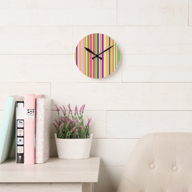 Happy Stripes Runde Wanduhr (Lesesaal)