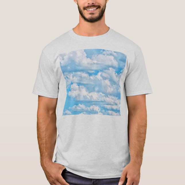 Happy Sunny Clouds Light Blue Sky Hintergrund T-Shirt (Vorderseite)