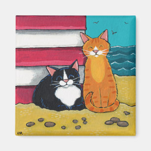 Happy Tuxedo und Tabby Cat am Strand Magnet