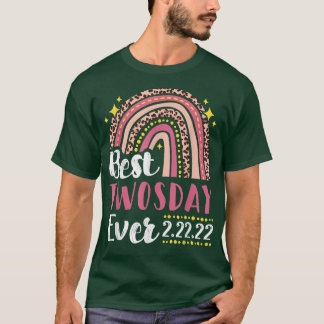 Happy Twosday 2022 Pink Leopard Twos Day 2222 ,B T-Shirt