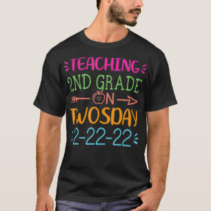 Happy Twosday 2. Grade Teacher Februar Dienstag 2 T-Shirt