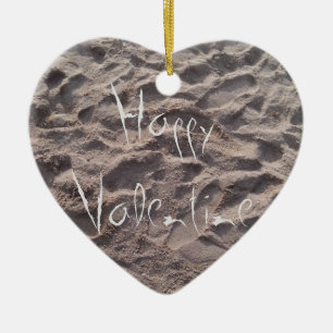 Happy Valentine Text in Sand, Sunny Beach Sommer Keramik Ornament
