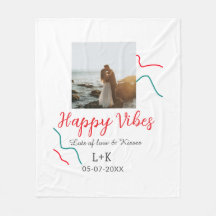 Happy Vibes Feiertagsamt Name Datum Hochzeit rot