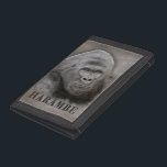 Harambe (Graphitzeichnen) Trifold Geldbörse<br><div class="desc">Harambe war ein Silverbackgorilla,  der in einen tragischen Vorfall mit einbezogen wurde und stellt auch bedrohte Art dar. Ursprünglicher Graphit,  der durch GD Graphitausdrücke zeichnet; alle Rechte vorbehalten.</div>
