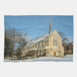 Harbison Chapel im Winter am Grove City College Geschirrtuch