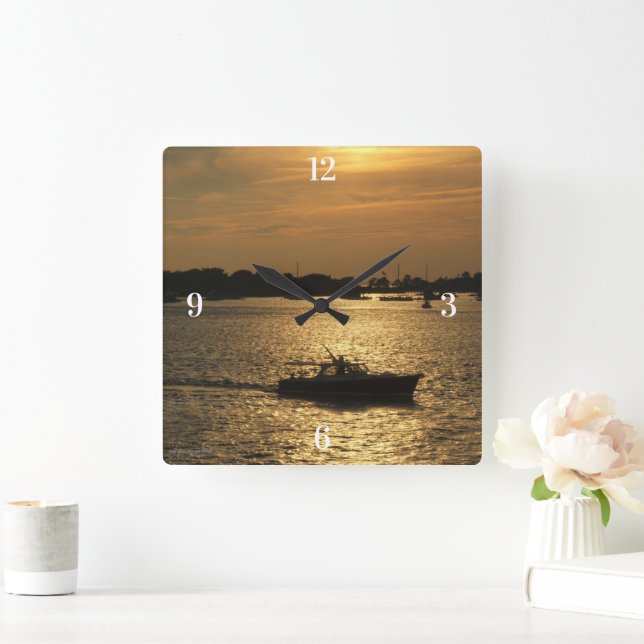 Harbour Boat Scene Spate Abend Sun Behind Clouds Quadratische Wanduhr (Zuhause)