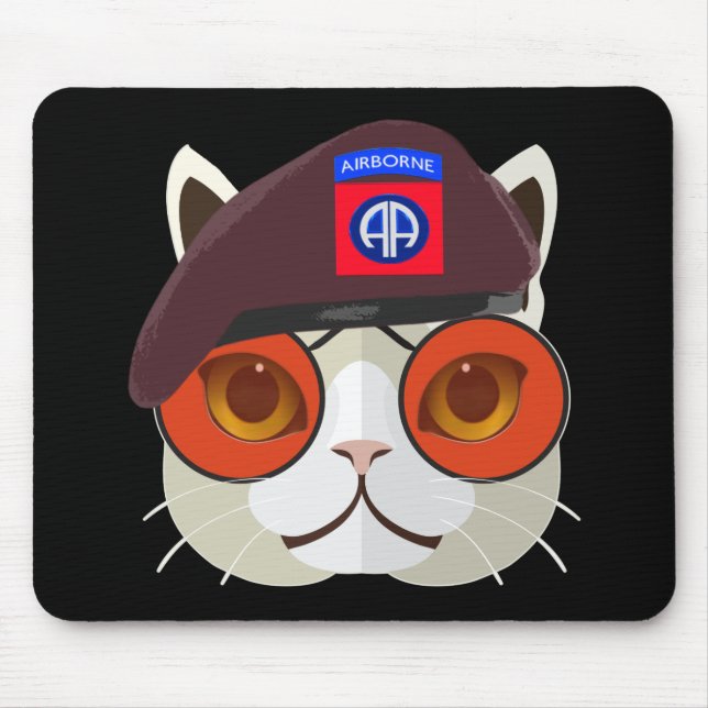 Hardcore 82. Im Flugzeug Kitty Kat! Mousepad (Vorne)