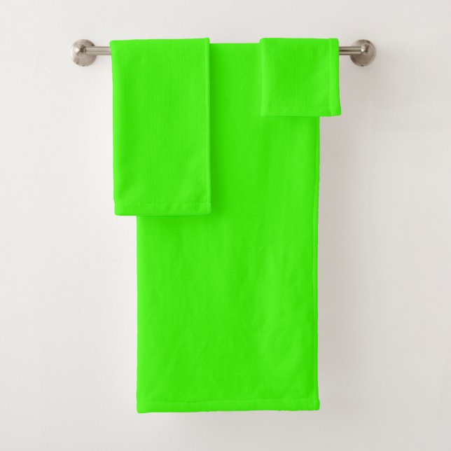 Harlequin Neon Green Solid Color Badhandtuch Set (Insitu)