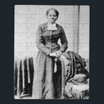 Harriet Tubman Conductor Untergrund Railroad Puzzle<br><div class="desc">Harriet Tubman, ehemaliger Sklave, wurde ein legendärer Dirigent auf dem Untergrund Railroad. Nachdem sie 1849 in die Freiheit entkam, kehrte sie im nächsten Jahrzehnt mutig mindestens 19 Mal nach Süden zurück. Tubman nannte "Moses" für ihre Führung und führte Sklaven durch ein Netzwerk sicherer Häuser und geheimer Routen auf ihrer gefährlichen...</div>