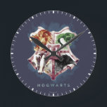 Harry Potter | HOGWARTS™ Wappen Wasserfarbe Runde Wanduhr<br><div class="desc">Karo diese Aquarell Hogwarts Crest Grafik mit den vier Haustieren,  die aus jedem Quadranten springen.</div>