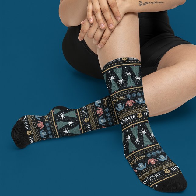 HARRY POTTER™ Holiday Sweater Muster Socken (Person wearing socks)