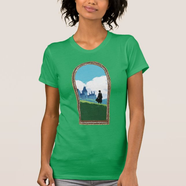 HARRY POTTER™ mit Blick auf das Schloss HOGWARTS™ T-Shirt (Vorderseite)