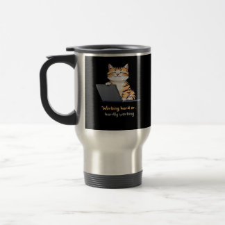 hart arbeitende oder kaum arbeitende Katze Reisebecher