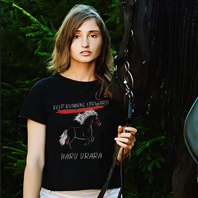 Haru Urara Behielt vorwärts laufen T-Shirt (Von Creator hochgeladen)