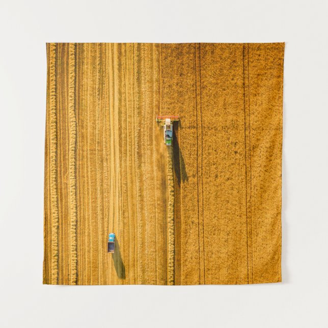 Harvester-Maschine im Feld. Harfen kombinieren Wandteppich (Vorderseite)