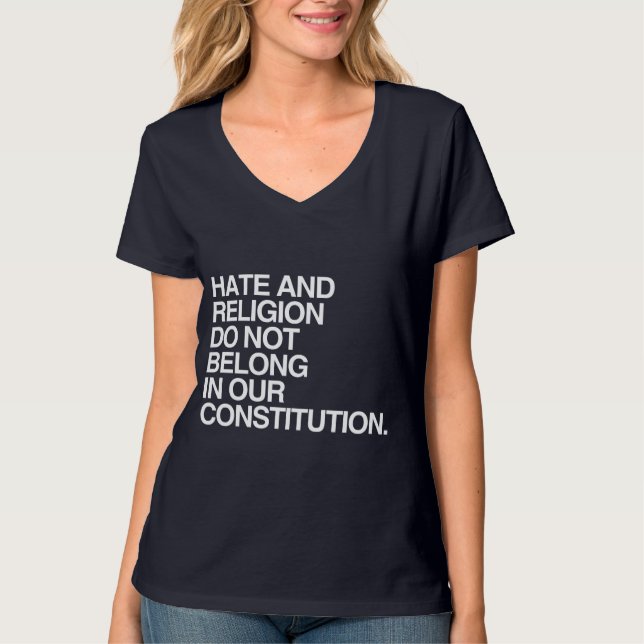 HASS UND RELIGION GEHÖREN NICHT -.png T-Shirt (Vorderseite)