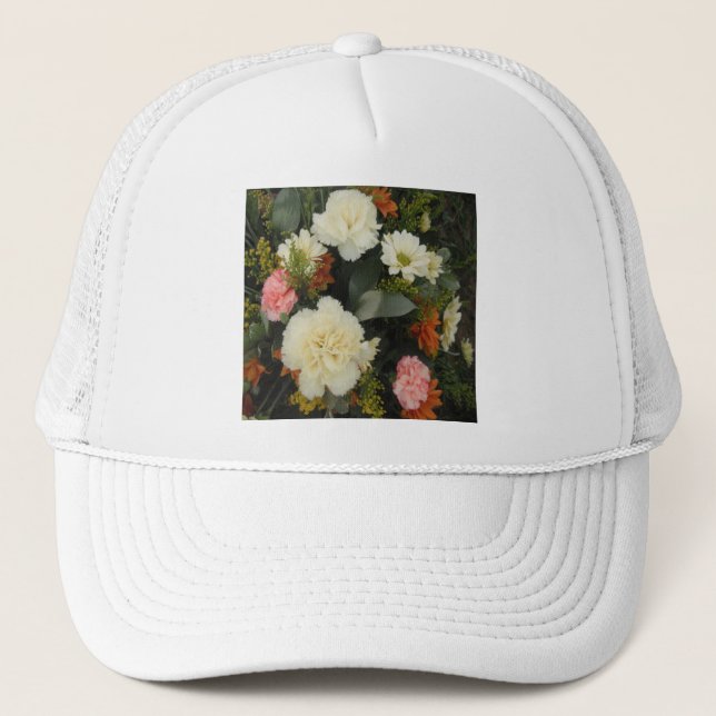 Hat Carnation Bouquet Truckerkappe (Vorderseite)