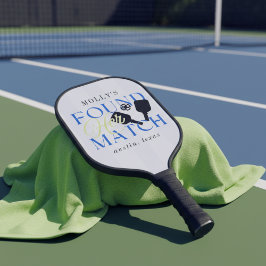 Hat ihre Partnerin gefunden Pickleball Sportliche  Schläger