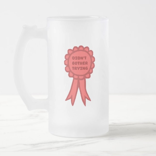 Hat mich nicht bemüht, albernes rotes Ordensband z Mattglas Bierglas (Links)
