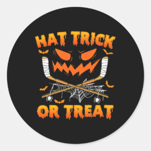 Hat Trick oder Treat Fun Eishockey Halloween Costu Runder Aufkleber
