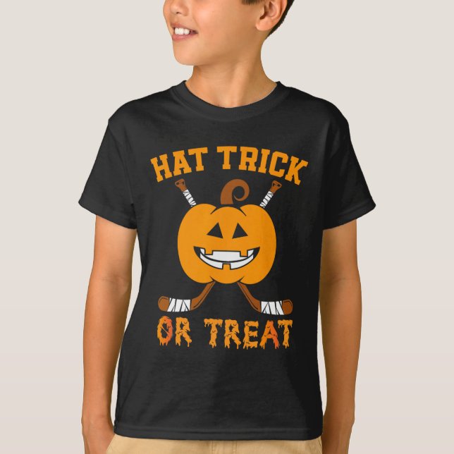 Hat Trick oder Treat Fun Eishockey Halloween Costu T-Shirt (Vorderseite)