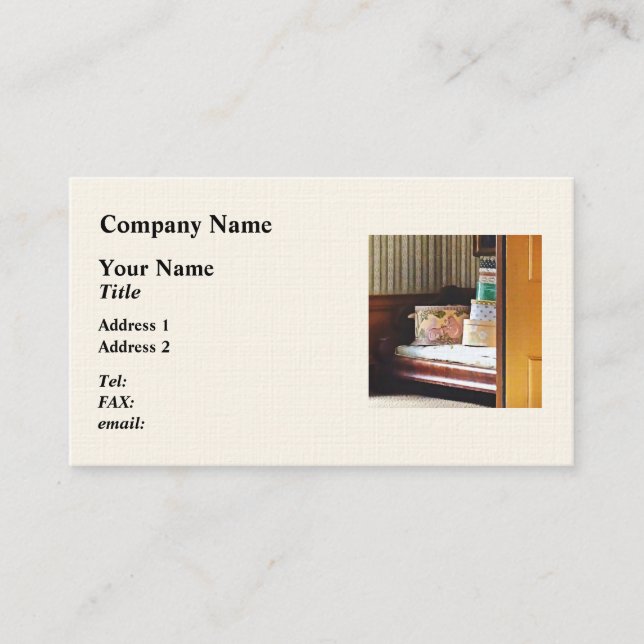 Hatboxes Seen Through an Open Door Visitenkarte (Vorderseite)