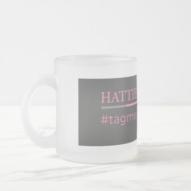 HattieEmpower-Tag Mattglastasse (Links)