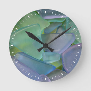 Haufen blaues Strandglas, Alaska Runde Wanduhr