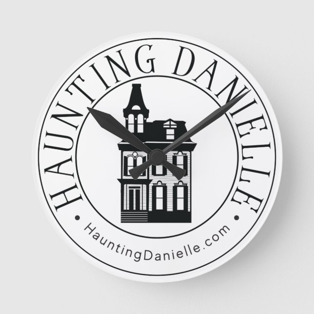 Haunting Danielle Wall Clock Runde Wanduhr (Vorderseite)