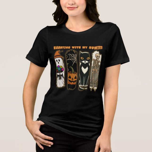 Haunting With My Homies Funny Halloween Characters Tri-Blend Shirt (Vorderseite)