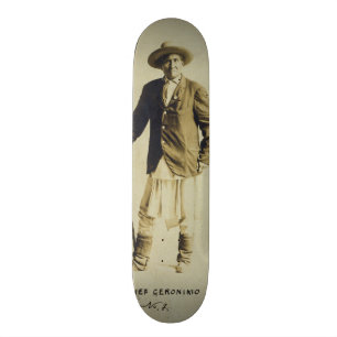 HauptGeronimo stehendes Porträt 1904 Skateboard