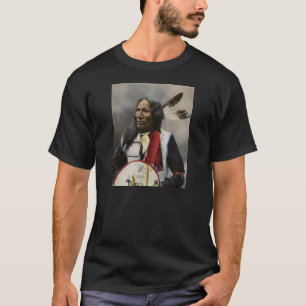 Häuptling Strikes With Nose, Oglala Sioux 1899 T-Shirt