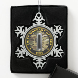 Hauptverantwortlicher für den Haftbefehl Fünf-CW Schneeflocken Zinn-Ornament