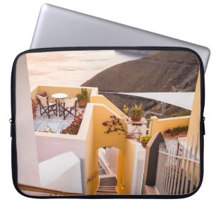 HAUS IN DER NÄHE VON EINEM GEWÄSSER LAPTOPSCHUTZHÜLLE