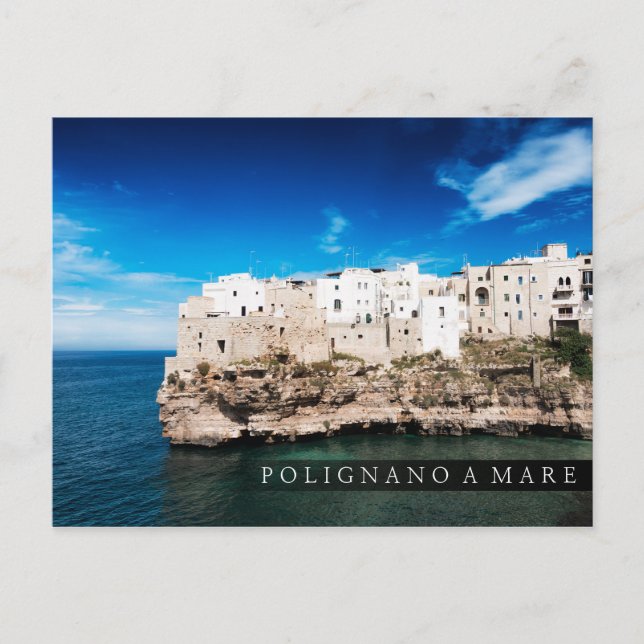 Häuser in Polignano a Mare auf einer Klippe in Pug Postkarte (Vorderseite)