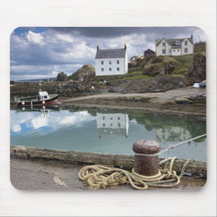 Häuser und Boote entlang dem Wasser Mousepad