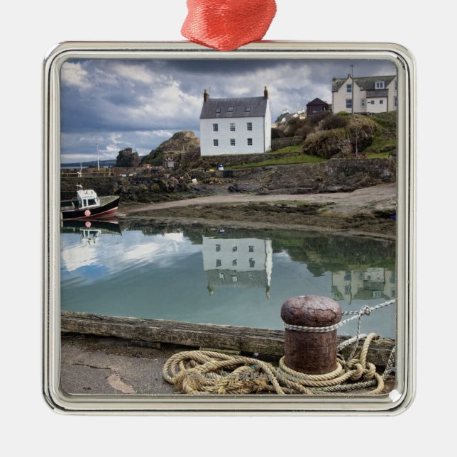 Häuser und Boote entlang dem Wasser Silbernes Ornament (Vorne)