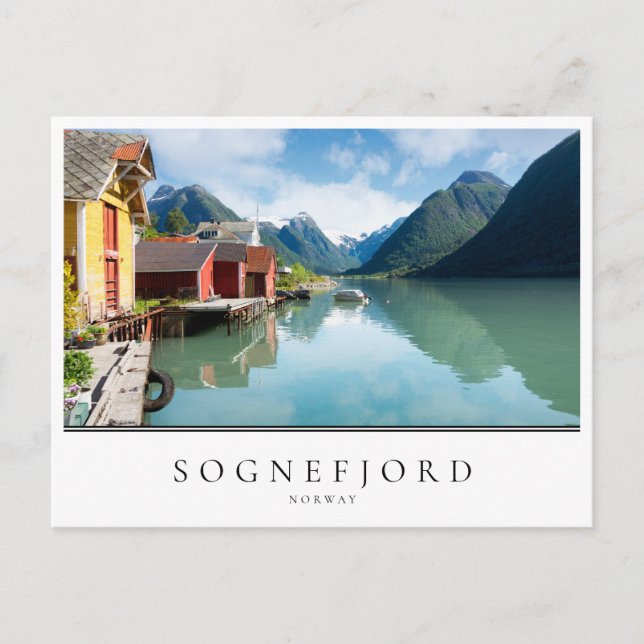 Häuser und Sognefjord-Fjord in Norwegen Postkarte (Vorderseite)
