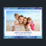 HAUSHALTSMELE KALIKIMAKA HAWAIIAN TROPISCHES FOTO FLYER<br><div class="desc">Budget Blaue glühende Imitate Foil Mele Kalikimaka Hawaiian Tropical Palm Leaf Familie Foto Weihnachtskarte. Das Bild und der Familienname können auf dieser einfachen Strand- oder Küstenurlaub Weihnachtsfamilienfotokarte ersetzt werden.</div>