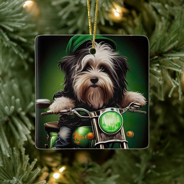 Havanese Dog Driving Bike St. Patrick's Day Keramikornament (Baum)