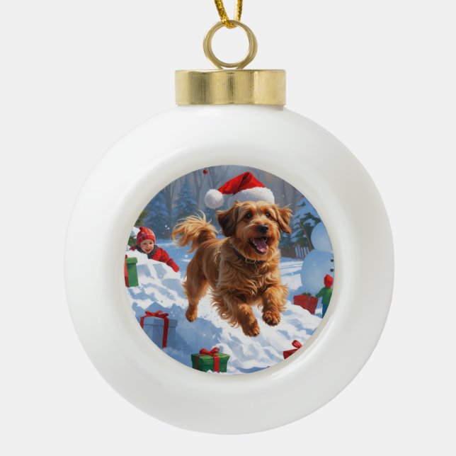 Havanese läuft in Schnee mit Weihnachtshut Keramik Kugel-Ornament (Vorderseite)