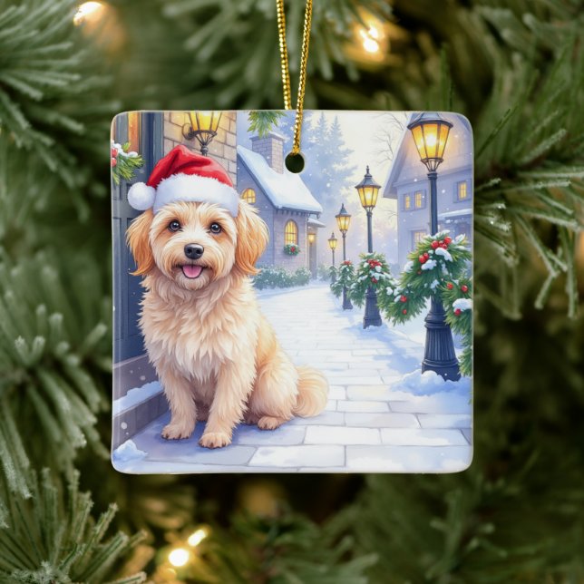 Havanese Snowy Village Walk Santa Hat Christmas Keramikornament (Baum)