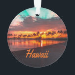 Hawaii Beach Hawaii Ornament<br><div class="desc">Hawaii Das ist ein schönes Bild der hawaiianischen Inseln ein perfekter Sonnenuntergang am Strand.  Wenn Sie im Urlaub sind oder im Urlaub waren und eine Erinnerung brauchen,  ist dies perfekt.  Oder eine tolle Art,  jemanden zu überraschen,  der ein Ticket gekauft hat</div>