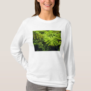Hawaii, Big Island, Üppige tropische Vegetation in T-Shirt