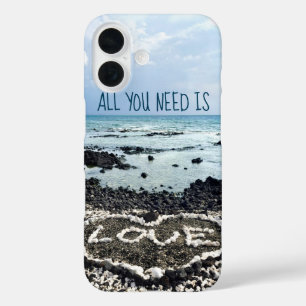 Hawaii Black Sand Beach Liebe Coral Heart Quote iPhone 16 Hülle